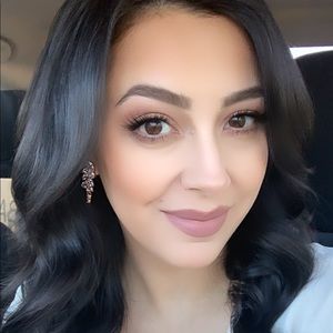 Meet your Posher, Kelli